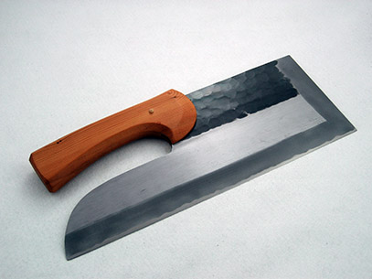 左藤蔵 そば切包丁 黒打ち小鎚目入半磨き 木柄(曲) 330mm