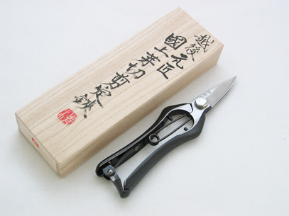 越後國上 芽切剪定鋏 桐箱入(スペアばね付)