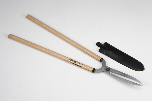 左藤蔵 本職用刈込鋏 180mm 門型 白樫二尺柄 青紙2号